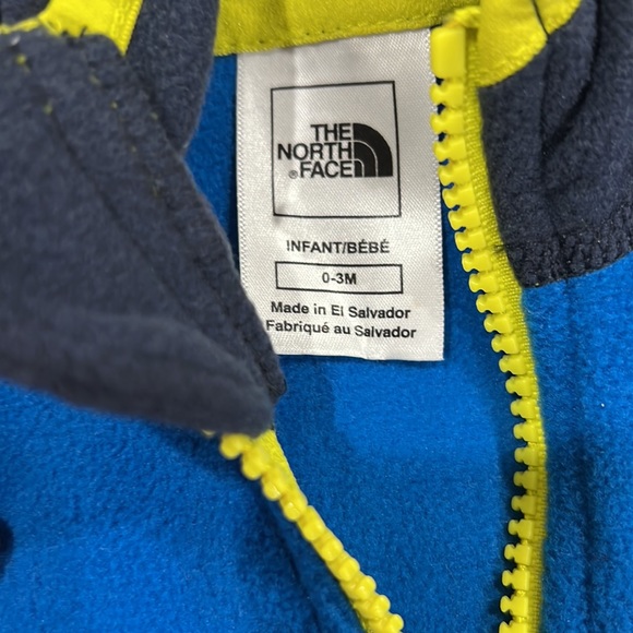 The North Face Zip Jacket with Hood NWT - Picture 2 of 4